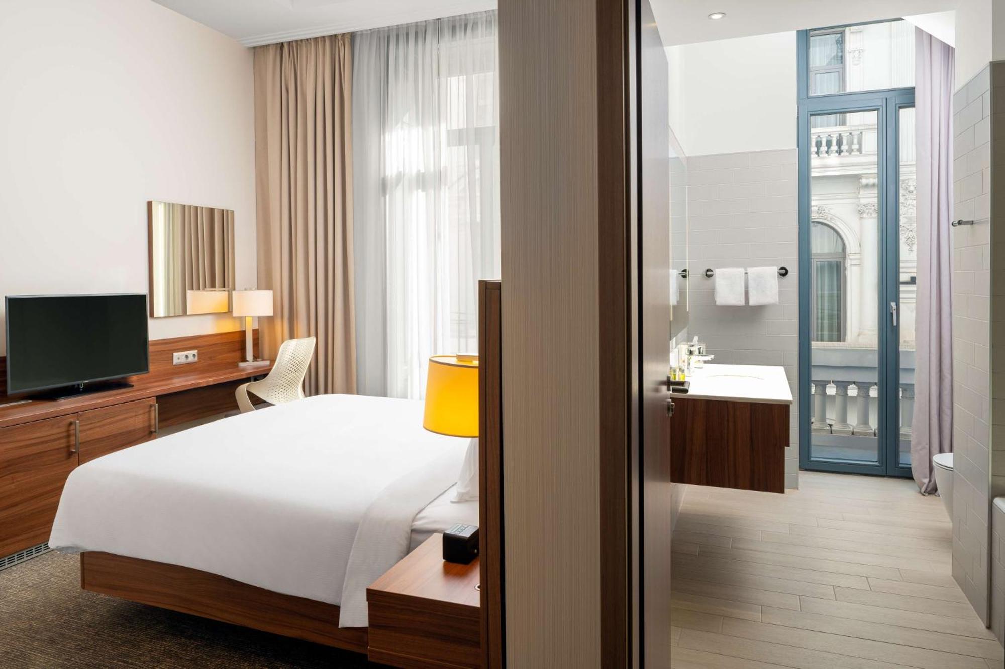 Hilton Garden Old Town 4* Bucharest